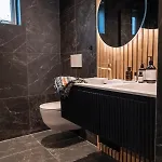 Lille Luxury Moderne Med Stor Uteplass, Utekjokken Og Pergola