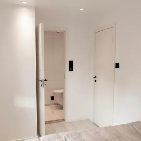 Lille Luxury Moderne Med Stor Uteplass, Utekjokken Og Pergola Feriehus *