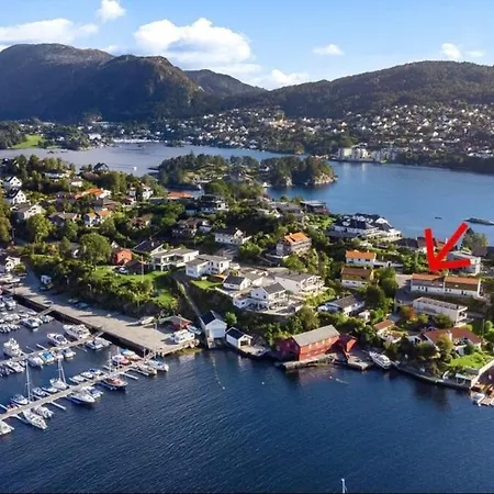 Feriehus Lille Luxury Moderne Med Stor Uteplass, Utekjokken Og Pergola Bergen