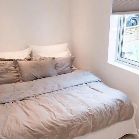 Lille Luxury Moderne Med Stor Uteplass, Utekjøkken Og Pergola Feriehus Bergen