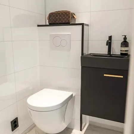 Lille Luxury Moderne Med Stor Uteplass, Utekjokken Og Pergola Feriehus Bergen