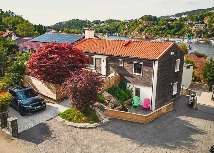 Lille Luxury Moderne Med Stor Uteplass, Utekjøkken Og Pergola