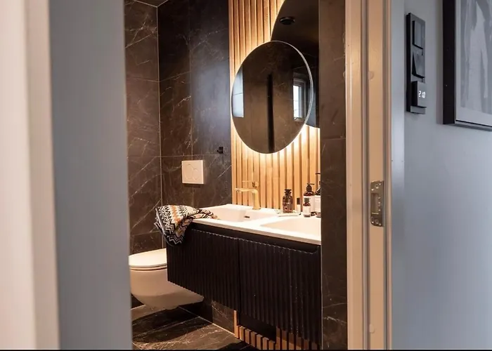 Lille Luxury Moderne Med Stor Uteplass, Utekjokken Og Pergola * Берген