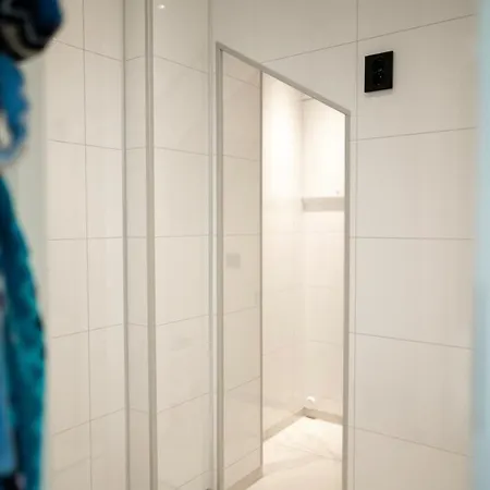 Nyaraló Lille Luxury Moderne Med Stor Uteplass, Utekjokken Og Pergola Bergen