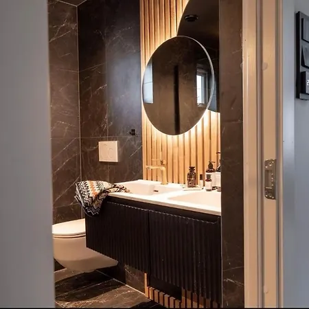 Lille Luxury Moderne Med Stor Uteplass, Utekjokken Og Pergola * Bergen